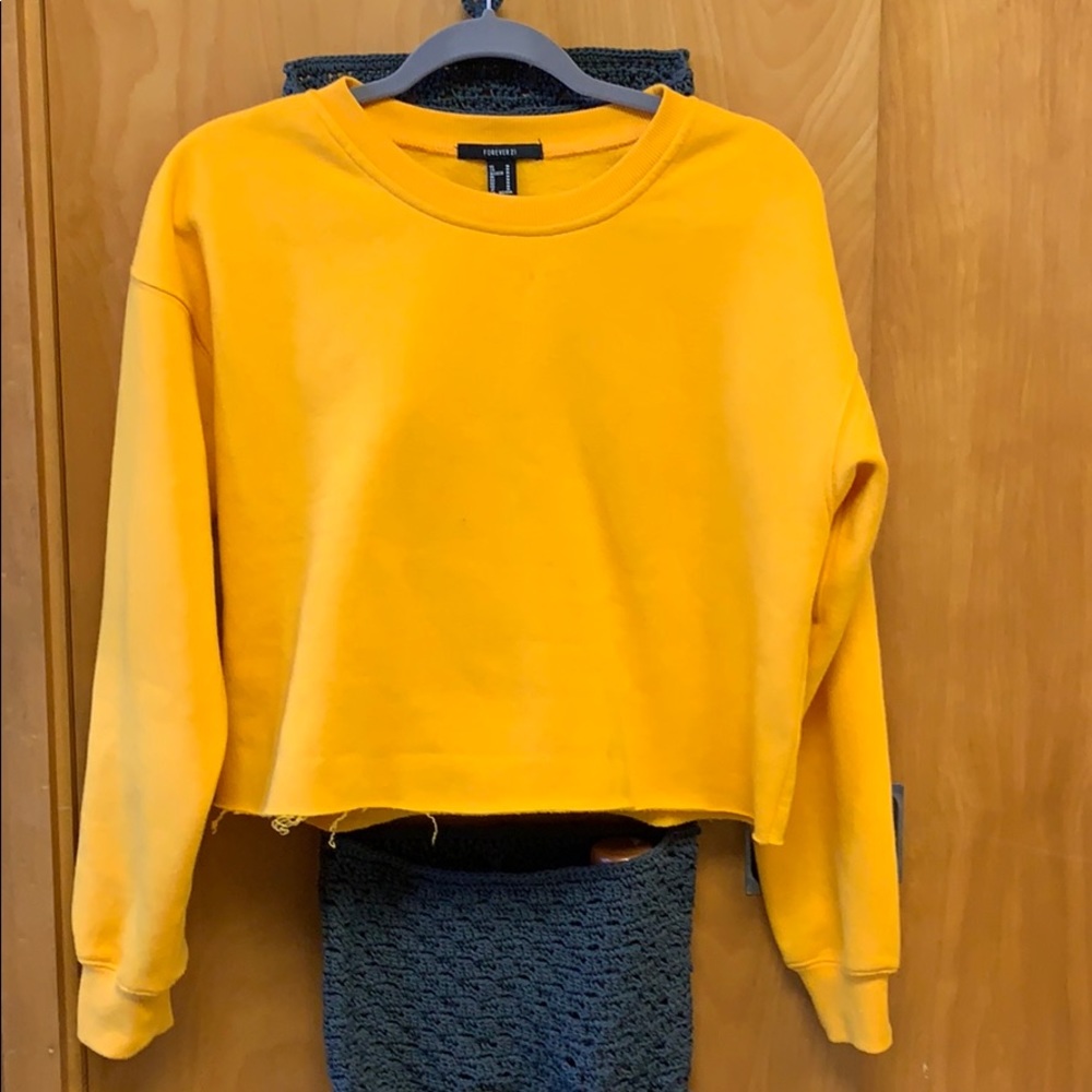 Cropped yellow sweatshirt!